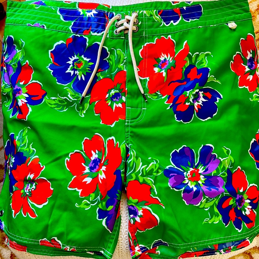 Polo size 40 Hawaiian floral lined shorts